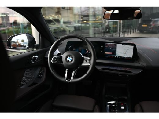 BMW 1 Serie 120 M Sport Automaat / Sportstoelen / Achteruitrijcamera / M Adaptief onderstel / Stoelverwarming... ActivLease financial lease