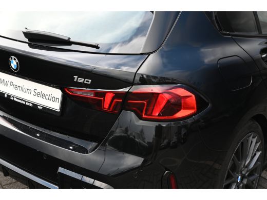 BMW 1 Serie 120 M Sport Automaat / Sportstoelen / Achteruitrijcamera / M Adaptief onderstel / Stoelverwarming... ActivLease financial lease