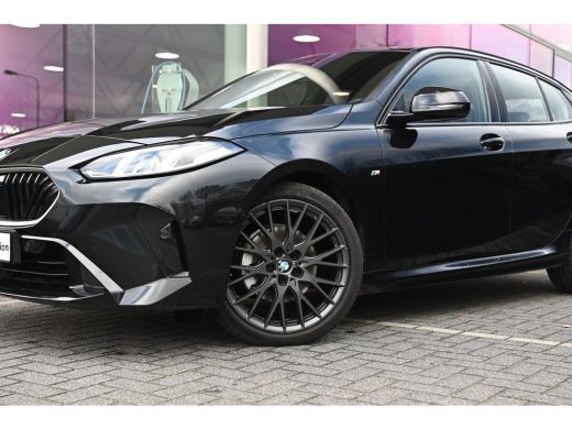 BMW 1 Serie 120 M Sport Automaat / Sportstoelen / Achteruitrijcamera / M Adaptief onderstel / Stoelverwarming... ActivLease financial lease