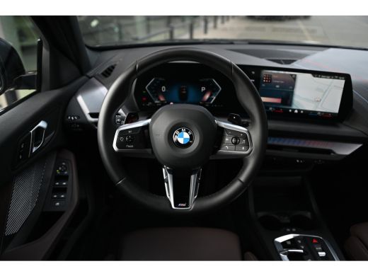 BMW 1 Serie 120 M Sport Automaat / Sportstoelen / Achteruitrijcamera / M Adaptief onderstel / Stoelverwarming... ActivLease financial lease
