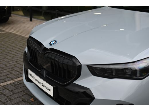 BMW 5 Serie 550e xDrive High Executive M Sport Automaat / Panoramadak / Adaptief onderstel professional / Ada... ActivLease financial lease
