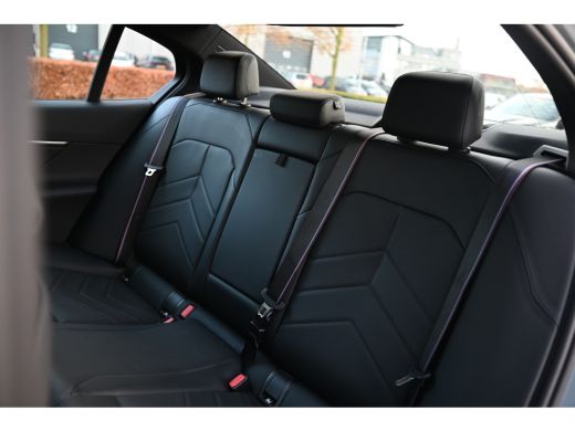 BMW 5 Serie 550e xDrive High Executive M Sport Automaat / Panoramadak / Adaptief onderstel professional / Ada... ActivLease financial lease