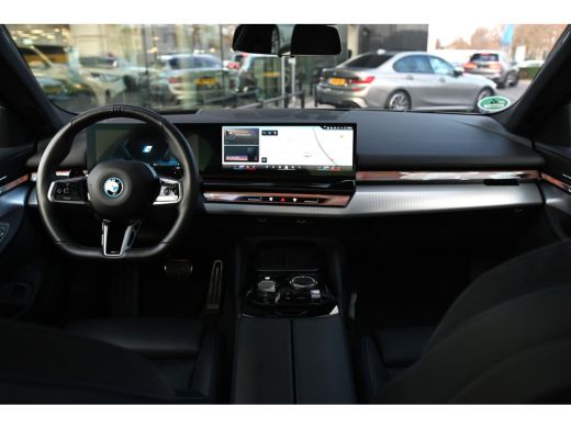 BMW 5 Serie 550e xDrive High Executive M Sport Automaat / Panoramadak / Adaptief onderstel professional / Ada... ActivLease financial lease