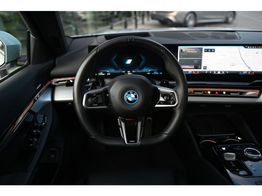 BMW 5 Serie 550e xDrive High Executive M Sport Automaat / Panoramadak / Adaptief onderstel professional / Ada... ActivLease financial lease