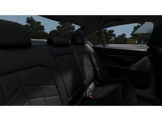 BMW i5 eDrive40 M Sport / Panoramadak / Trekhaak / M Sportonderstel / Stoelventilatie / Stuurverwarming ... ActivLease financial lease