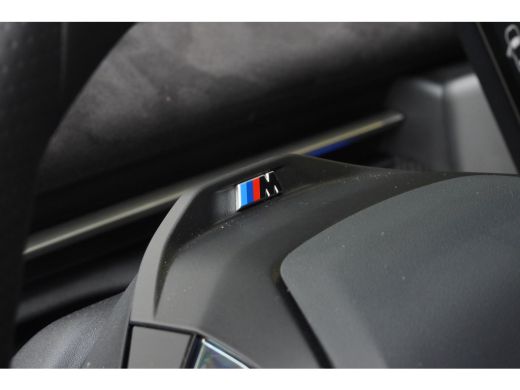 BMW iX3 50 xDrive M Sport / Panoramadak / Trekhaak / Sportstoelen / Parking Assistant Professional / Stuu... ActivLease financial lease