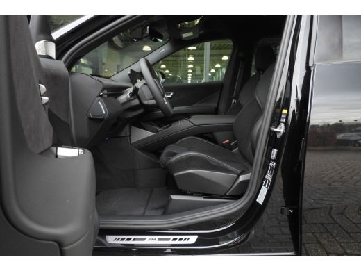 BMW iX3 50 xDrive M Sport / Panoramadak / Trekhaak / Sportstoelen / Parking Assistant Professional / Stuu... ActivLease financial lease