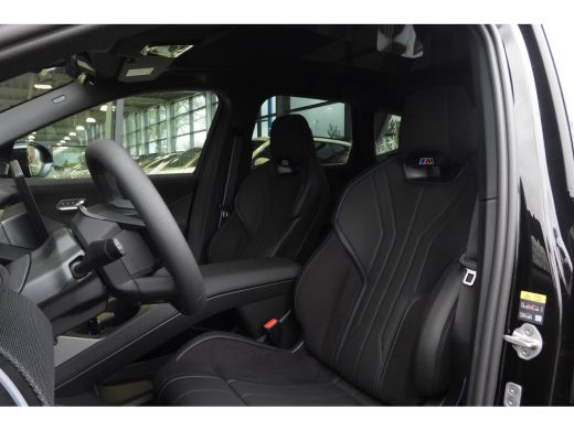 BMW iX3 50 xDrive M Sport / Panoramadak / Trekhaak / Sportstoelen / Parking Assistant Professional / Stuu... ActivLease financial lease