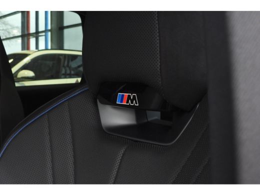 BMW iX3 50 xDrive M Sport / Panoramadak / Trekhaak / Sportstoelen / Parking Assistant Professional / Stuu... ActivLease financial lease