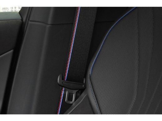 BMW iX3 50 xDrive M Sport / Panoramadak / Trekhaak / Sportstoelen / Parking Assistant Professional / Stuu... ActivLease financial lease