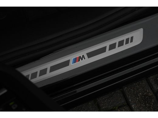 BMW iX3 50 xDrive M Sport / Panoramadak / Trekhaak / Sportstoelen / Parking Assistant Professional / Stuu... ActivLease financial lease