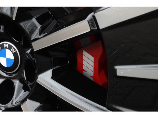 BMW iX3 50 xDrive M Sport / Panoramadak / Trekhaak / Sportstoelen / Parking Assistant Professional / Stuu... ActivLease financial lease