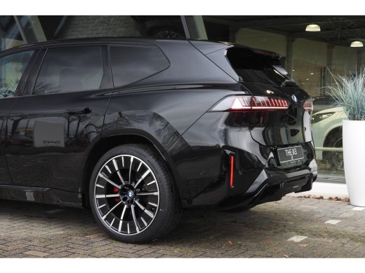 BMW iX3 50 xDrive M Sport / Panoramadak / Trekhaak / Sportstoelen / Parking Assistant Professional / Stuu... ActivLease financial lease