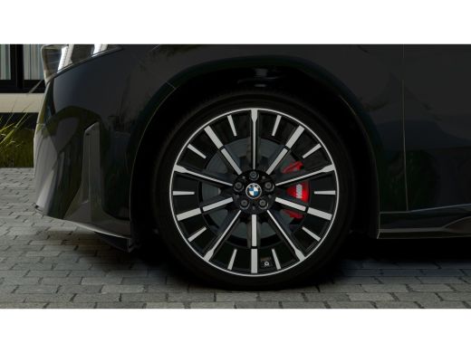 BMW iX3 50 xDrive M Sport / Panoramadak / Trekhaak / Sportstoelen / Parking Assistant Professional / Stuu... ActivLease financial lease