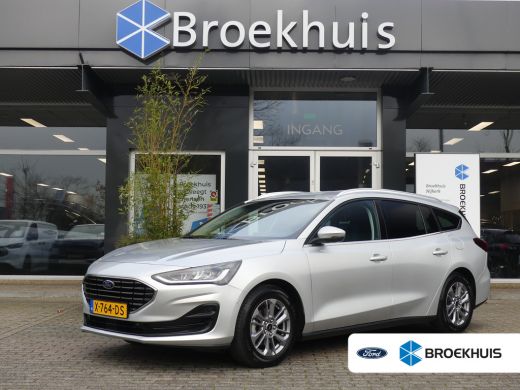 Ford Focus 1.0 EcoBoost Hybrid 125PK Titanium | ADAPTIVE CRUISE | DODEHOEKDETECTIE | CAMERA | PRIVACY GLAS |