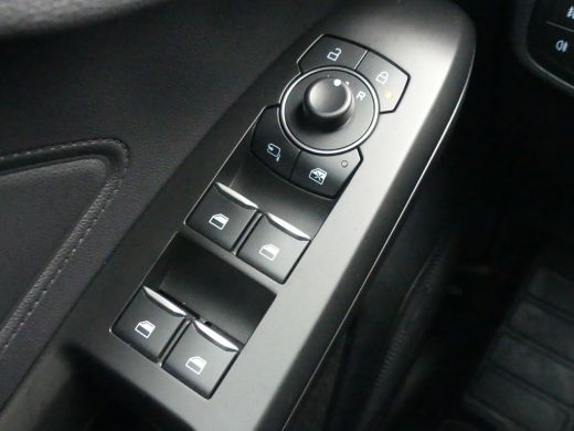 Ford Focus 1.0 EcoBoost Hybrid 125PK Titanium | ADAPTIVE CRUISE | DODEHOEKDETECTIE | CAMERA | PRIVACY GLAS | ActivLease financial lease