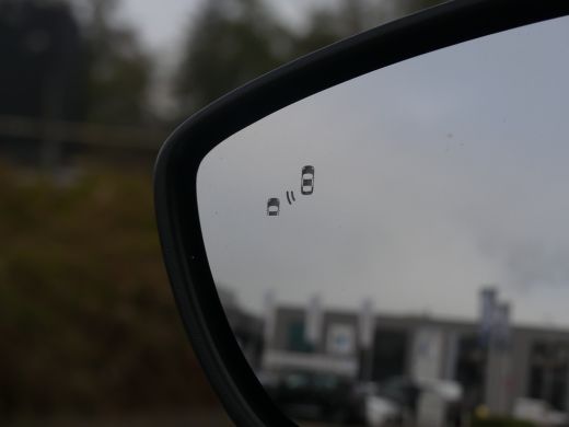 Ford Focus 1.0 EcoBoost Hybrid 125PK Titanium | ADAPTIVE CRUISE | DODEHOEKDETECTIE | CAMERA | PRIVACY GLAS | ActivLease financial lease