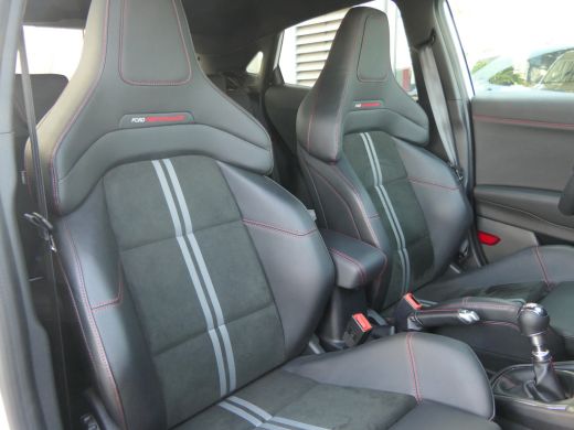 Ford Puma 1.5 EcoBoost 200pk ST-X Ford Performance Stoelen! | B&O | Winter Pakket | Navi | ActivLease financial lease