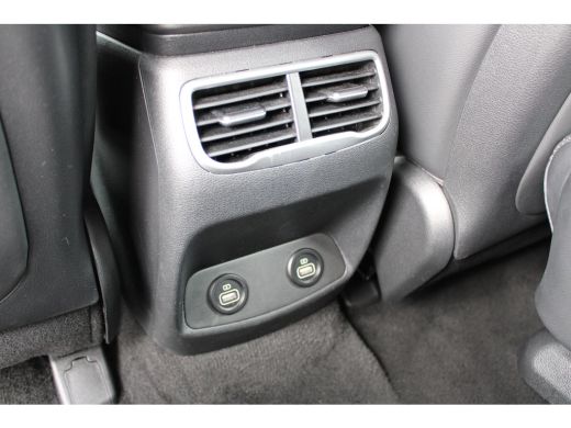 Hyundai Santa Fe 1.6 T-GDI PHEV Comfort Smart 7p. | Eleketrisch bedienbare stoelen | Lederen bekleding | Navigatie... ActivLease financial lease
