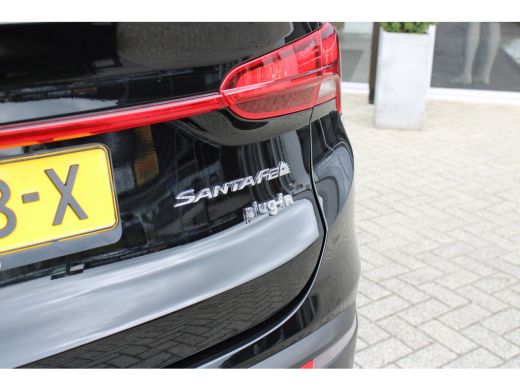 Hyundai Santa Fe 1.6 T-GDI PHEV Comfort Smart 7p. | Eleketrisch bedienbare stoelen | Lederen bekleding | Navigatie... ActivLease financial lease
