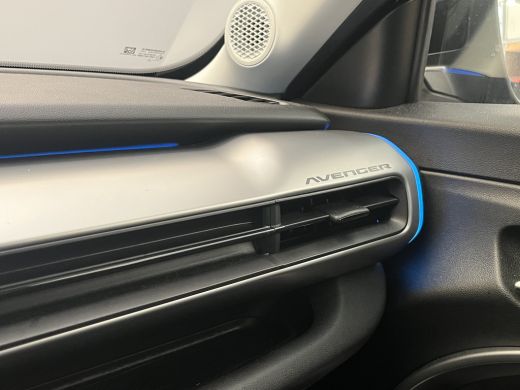 Jeep Avenger Summit 54 kWh Navigatie | Stoelverwarming | Carplay |  | 11 kW lader | Achteruitrijcamera | Bande... ActivLease financial lease