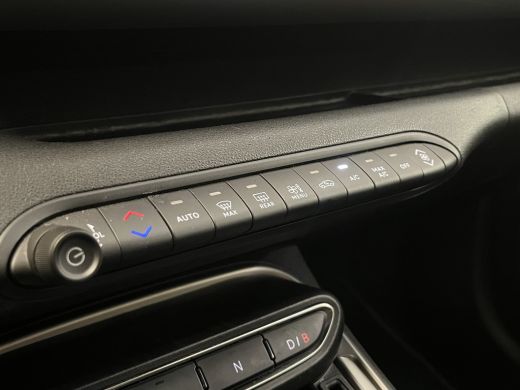 Jeep Avenger Summit 54 kWh Navigatie | Stoelverwarming | Carplay |  | 11 kW lader | Achteruitrijcamera | Bande... ActivLease financial lease