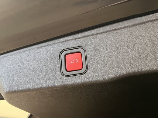 Jeep Avenger Summit 54 kWh Navigatie | Stoelverwarming | Carplay |  | 11 kW lader | Achteruitrijcamera | Bande... ActivLease financial lease