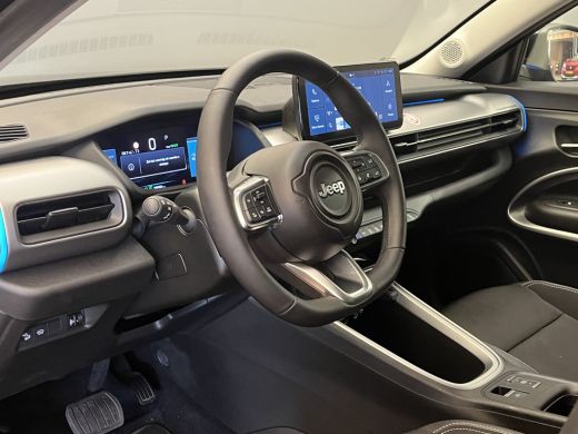 Jeep Avenger Summit 54 kWh Navigatie | Stoelverwarming | Carplay |  | 11 kW lader | Achteruitrijcamera | Bande... ActivLease financial lease