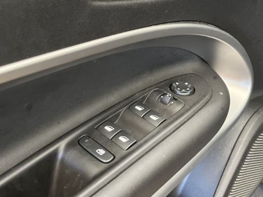 Jeep Avenger Summit 54 kWh Navigatie | Stoelverwarming | Carplay |  | 11 kW lader | Achteruitrijcamera | Bande... ActivLease financial lease