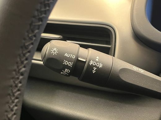 Jeep Avenger Summit 54 kWh Navigatie | Stoelverwarming | Carplay | | 11 kW lader | Achteruitrijcamera | Cruise... ActivLease financial lease