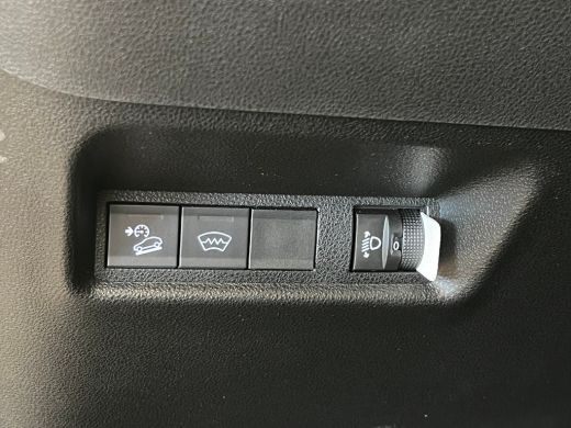 Jeep Avenger Summit 54 kWh Navigatie | Stoelverwarming | Carplay | | 11 kW lader | Achteruitrijcamera | Cruise... ActivLease financial lease