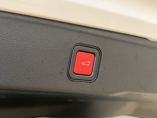 Jeep Avenger Summit 54 kWh Navigatie | Stoelverwarming | Carplay | | 11 kW lader | Achteruitrijcamera | Cruise... ActivLease financial lease