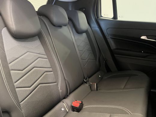 Jeep Avenger Summit 54 kWh Navigatie | Stoelverwarming | Carplay | | 11 kW lader | Achteruitrijcamera | Cruise... ActivLease financial lease