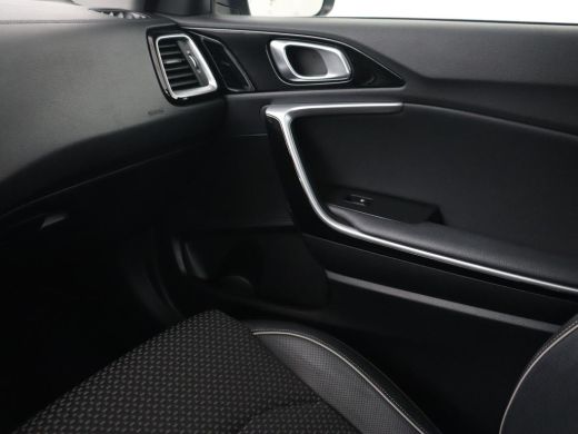 Kia Ceed 1.4 T-GDi DynamicPlusLine | Stoel & stuurverwarming | Adaptive cruise | Trekhaak | Camera | Carpl... ActivLease financial lease