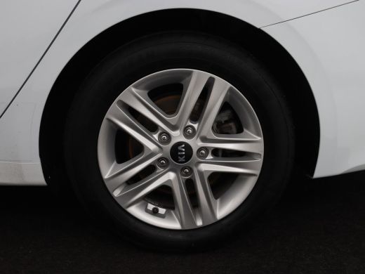 Kia Ceed 1.4 T-GDi DynamicPlusLine | Stoel & stuurverwarming | Adaptive cruise | Trekhaak | Camera | Carpl... ActivLease financial lease
