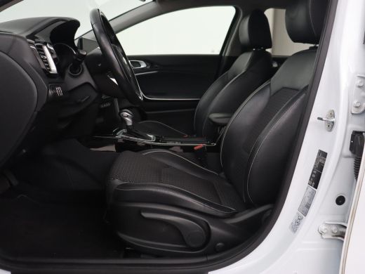 Kia Ceed 1.4 T-GDi DynamicPlusLine | Stoel & stuurverwarming | Adaptive cruise | Trekhaak | Camera | Carpl... ActivLease financial lease