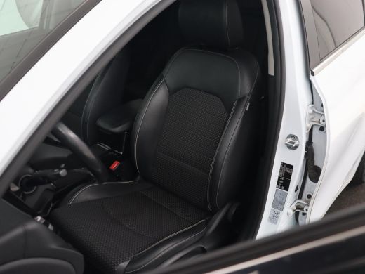 Kia Ceed 1.4 T-GDi DynamicPlusLine | Stoel & stuurverwarming | Adaptive cruise | Trekhaak | Camera | Carpl... ActivLease financial lease