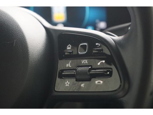 Mercedes-Benz A-Klasse 180 Business Solution | Sportstoelen Half Leder | Automaat | Camera | Breedbeeld Navi | BTW-Auto! | ActivLease financial lease