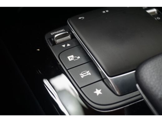 Mercedes-Benz A-Klasse 180 Business Solution | Sportstoelen Half Leder | Automaat | Camera | Breedbeeld Navi | BTW-Auto! | ActivLease financial lease