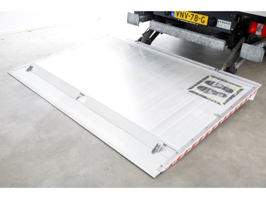 Mercedes-Benz Sprinter 317 CDI 170pk 9G Automaat Bakwagen met laadklep en zijdeur 02-2022 ActivLease financial lease