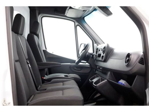 Mercedes-Benz Sprinter 317 CDI 170pk 9G Automaat Bakwagen met laadklep en zijdeur 02-2022 ActivLease financial lease