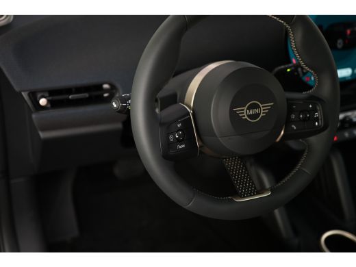 Mini 3-Deurs Cooper E / Classic / Pakket L / 17" Parallel Spoke 2-tone ActivLease financial lease