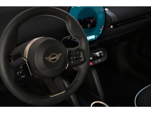 Mini 3-Deurs Cooper E / Classic / Pakket L / 17" Parallel Spoke 2-tone ActivLease financial lease