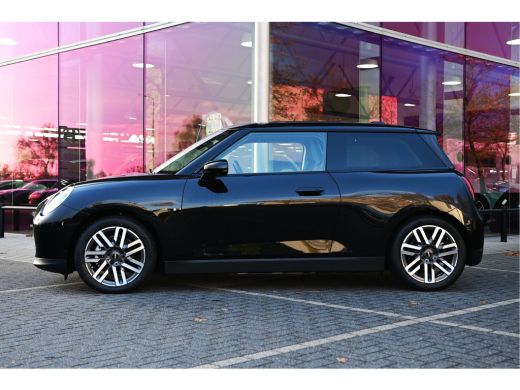 Mini 3-Deurs Cooper E / Classic / Pakket L / 17" Parallel Spoke 2-tone ActivLease financial lease