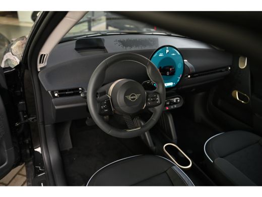Mini 3-Deurs Cooper E / Classic / Pakket L / 17" Parallel Spoke 2-tone ActivLease financial lease