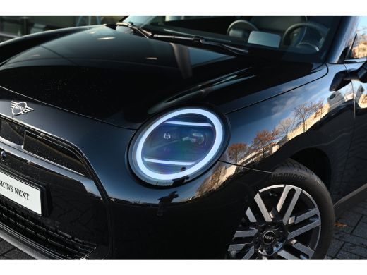 Mini 3-Deurs Cooper E / Classic / Pakket L / 17" Parallel Spoke 2-tone ActivLease financial lease