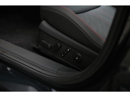 Mini Aceman SE / John Cooper Works / Pakket XL / 18" John Cooper Works Lap Spoke 2-tone ActivLease financial lease