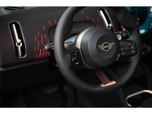 Mini Countryman S ALL4 Automaat / John Cooper Works / Pakket L / 20" John Cooper Works Flag Spoke 2-tone ActivLease financial lease