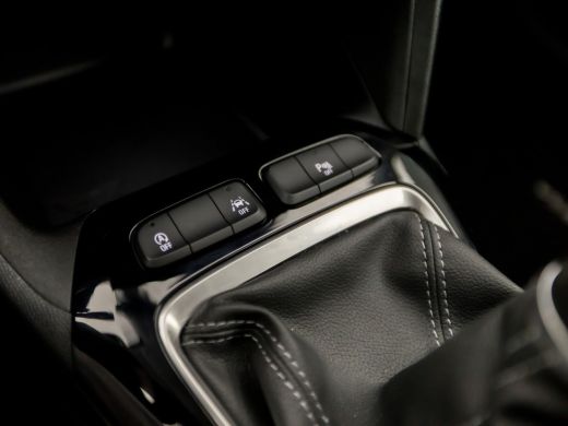 Opel Corsa 1.2 Sport (APPLE CARPLAY, GROOT NAVI, PARKEERSENSOREN, GETINT GLAS, SPORTSTOELEN, CRUISE, DAB+, N... ActivLease financial lease