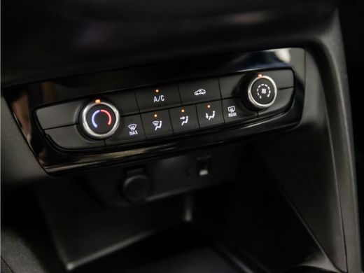 Opel Corsa 1.2 Sport (APPLE CARPLAY, GROOT NAVI, PARKEERSENSOREN, GETINT GLAS, SPORTSTOELEN, CRUISE, DAB+, N... ActivLease financial lease